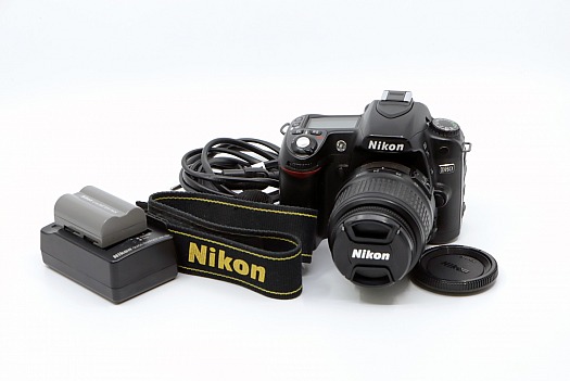 Nikon D80 + 18-55mm