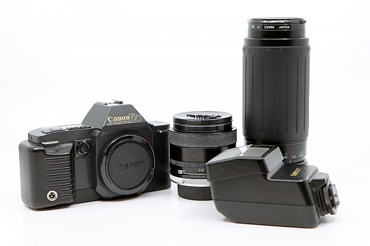 Canon T70 + 2 objectifs